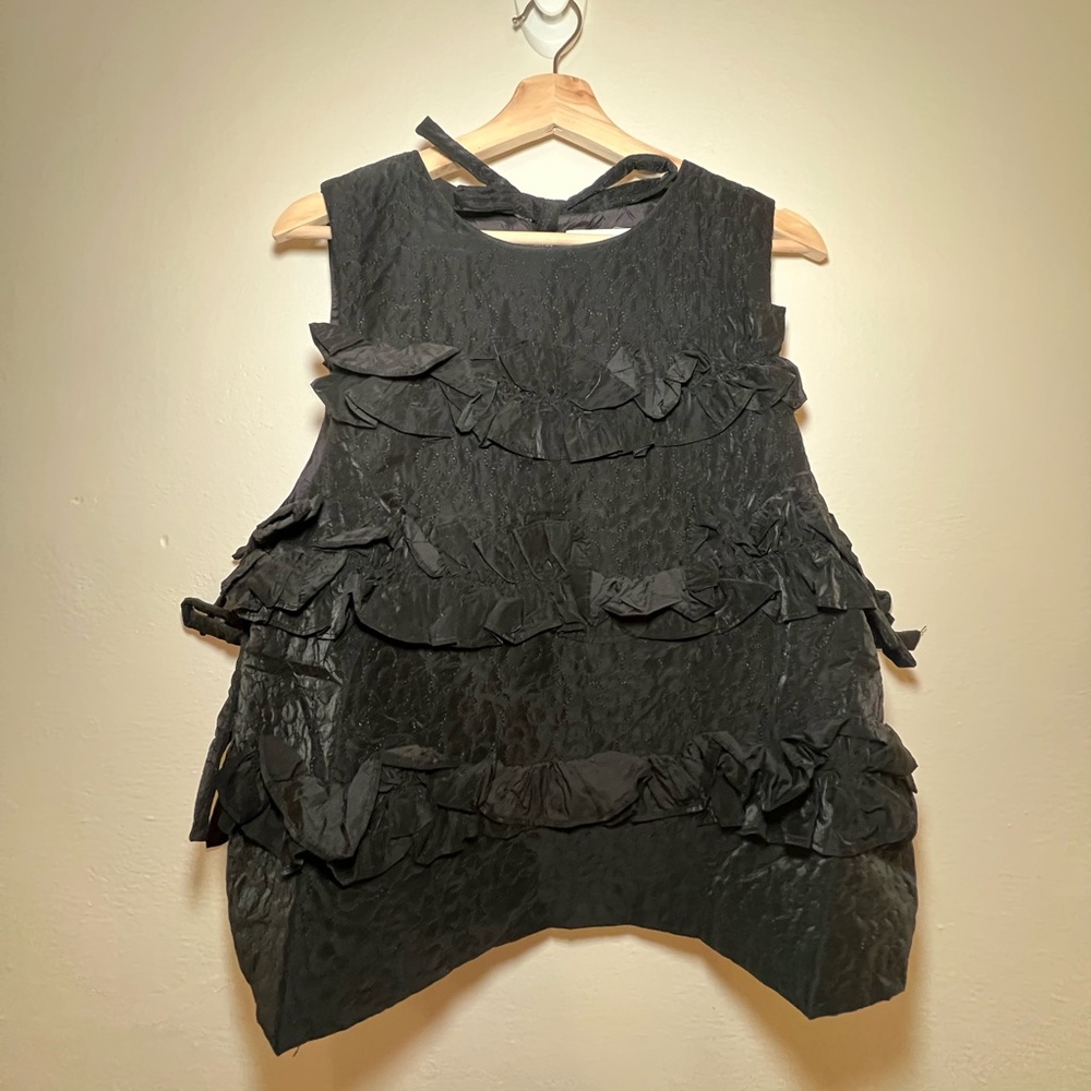 Chic Black Ruffled quilted taffeta Sleeveless Blouse